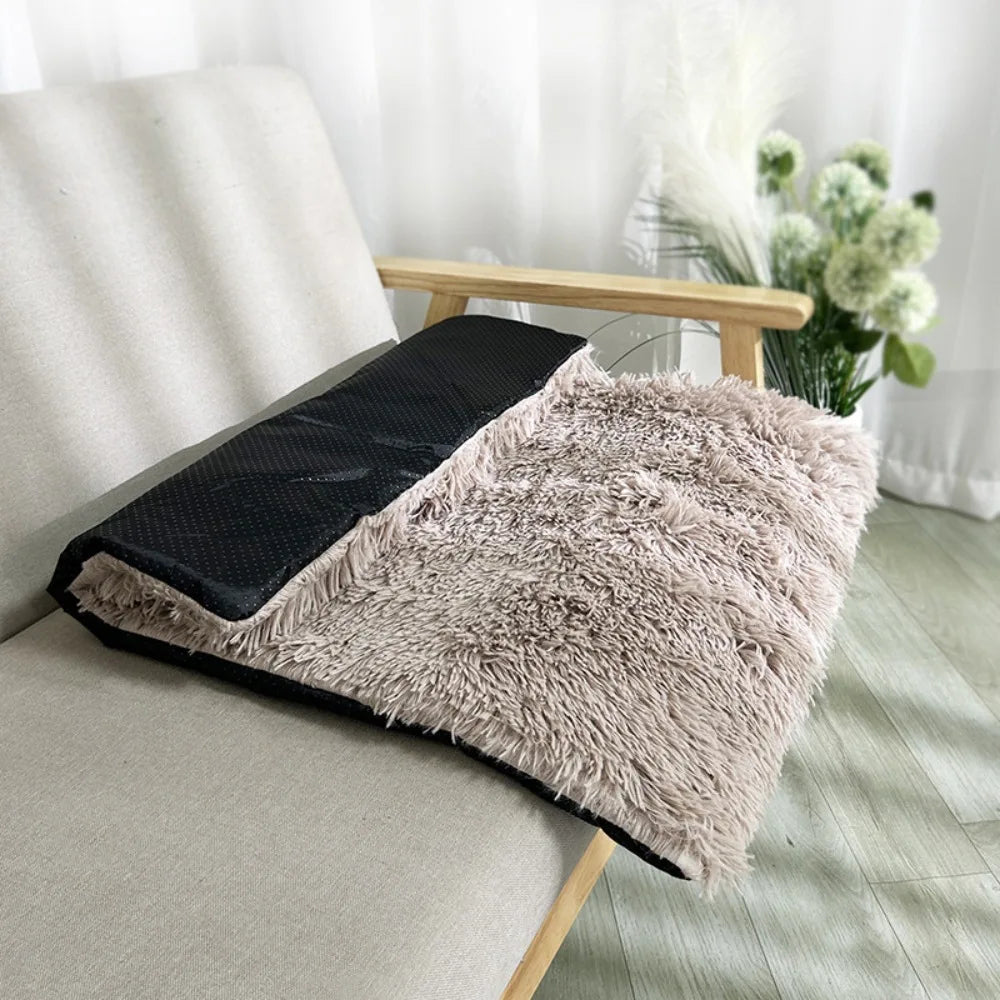 Pet Products Soft Dog Plush Winter Blanket Non-slip Velvet Warm Cat Blanket Waterproof Comfortable Puppy Sleep Mat Winter
