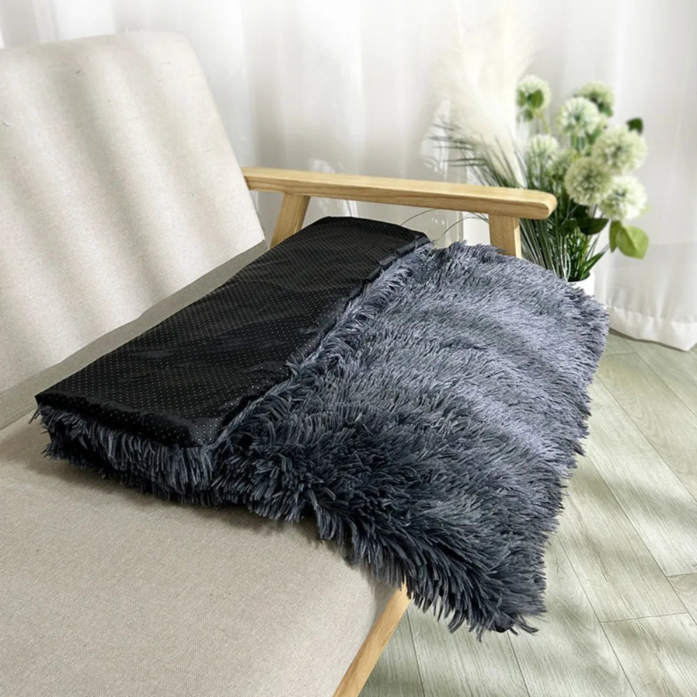 Pet Products Soft Dog Plush Winter Blanket Non-slip Velvet Warm Cat Blanket Waterproof Comfortable Puppy Sleep Mat Winter